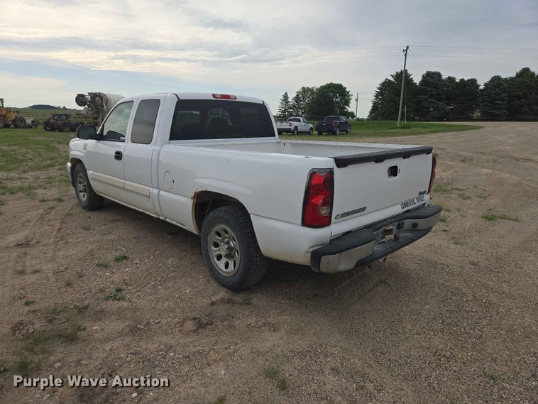 image for item ER1681 2007 Chevrolet Silverado 1500 Ext. Cab pickup truck