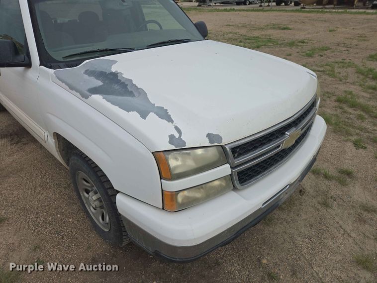 image for item ER1681 2007 Chevrolet Silverado 1500 Ext. Cab pickup truck