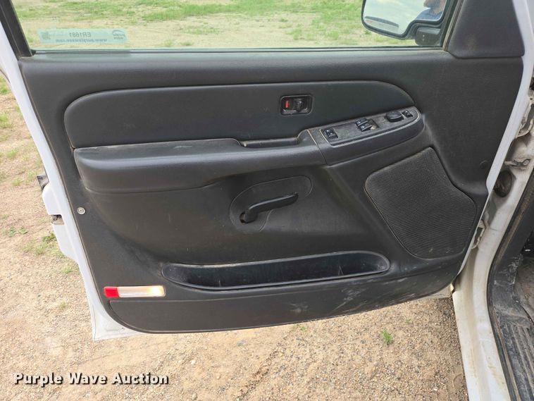 image for item ER1681 2007 Chevrolet Silverado 1500 Ext. Cab pickup truck