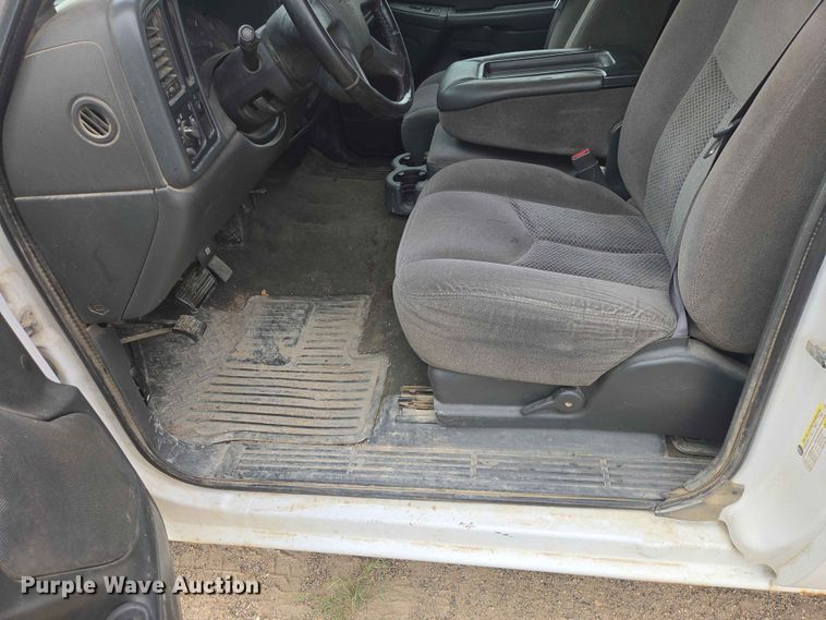 image for item ER1681 2007 Chevrolet Silverado 1500 Ext. Cab pickup truck