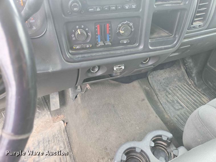 image for item ER1681 2007 Chevrolet Silverado 1500 Ext. Cab pickup truck