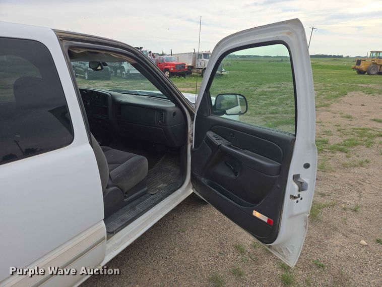 image for item ER1681 2007 Chevrolet Silverado 1500 Ext. Cab pickup truck