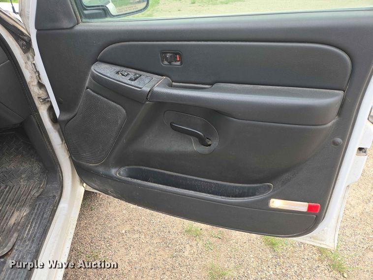 image for item ER1681 2007 Chevrolet Silverado 1500 Ext. Cab pickup truck