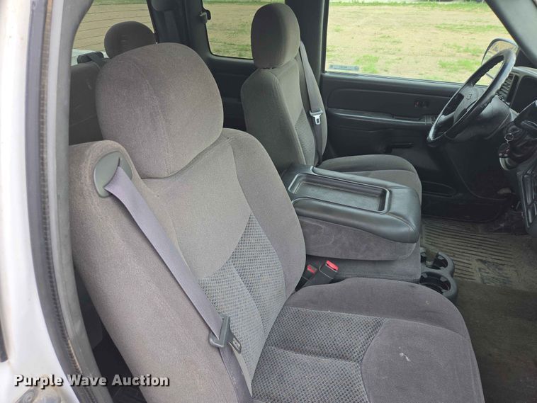 image for item ER1681 2007 Chevrolet Silverado 1500 Ext. Cab pickup truck