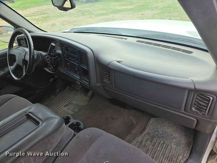 image for item ER1681 2007 Chevrolet Silverado 1500 Ext. Cab pickup truck