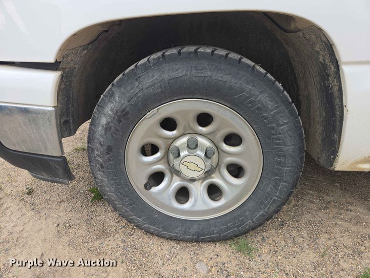 image for item ER1681 2007 Chevrolet Silverado 1500 Ext. Cab pickup truck
