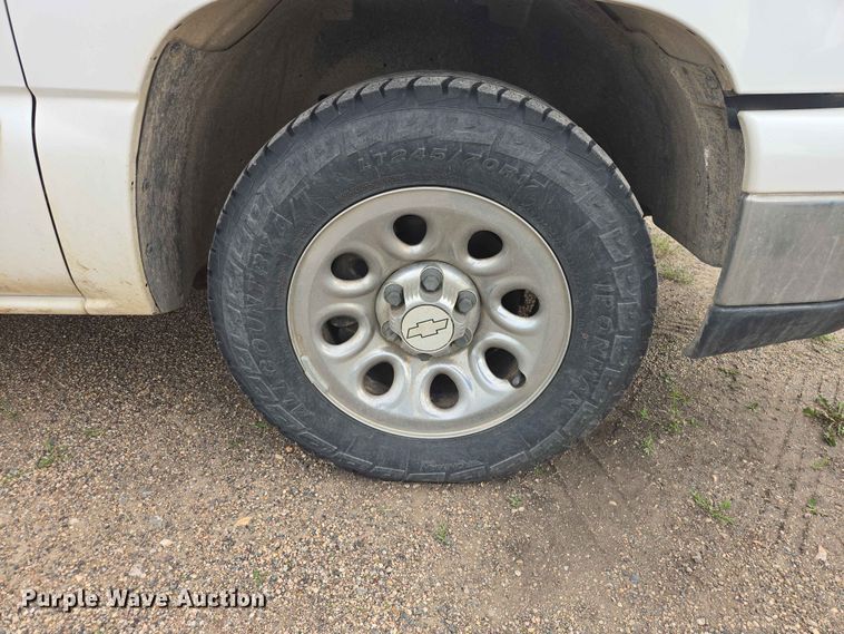 image for item ER1681 2007 Chevrolet Silverado 1500 Ext. Cab pickup truck
