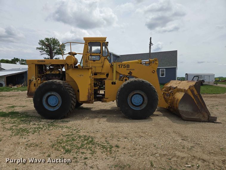 image for item ER1697 1973 Clark Michigan 175B wheel loader