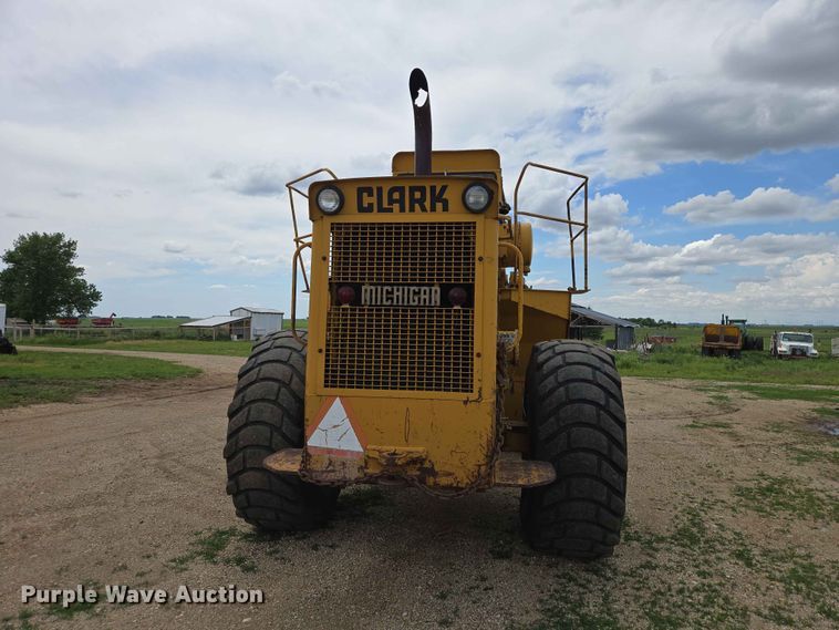 image for item ER1697 1973 Clark Michigan 175B wheel loader