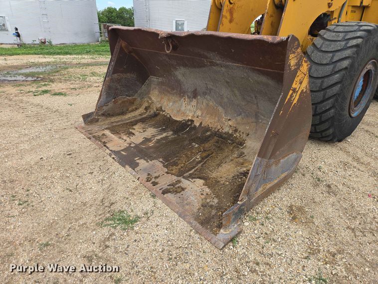 image for item ER1697 1973 Clark Michigan 175B wheel loader