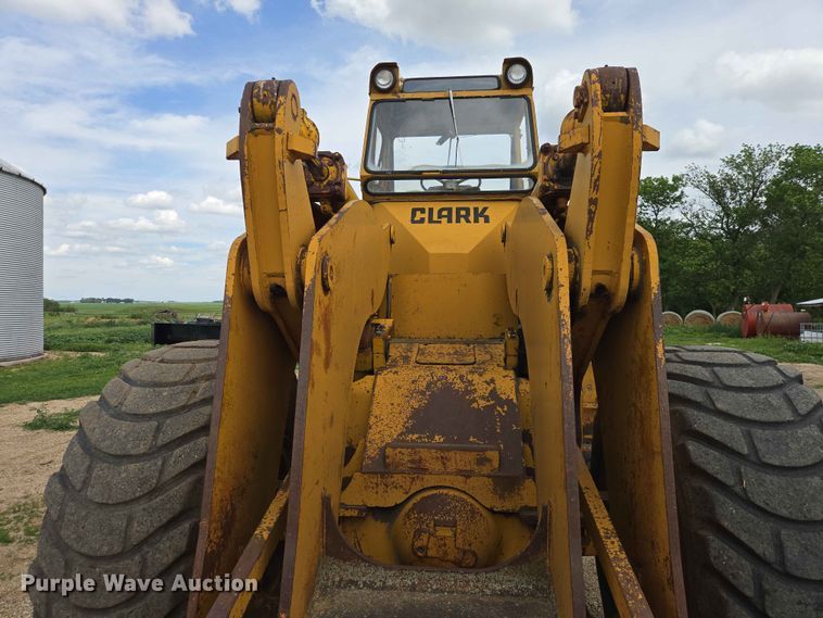 image for item ER1697 1973 Clark Michigan 175B wheel loader