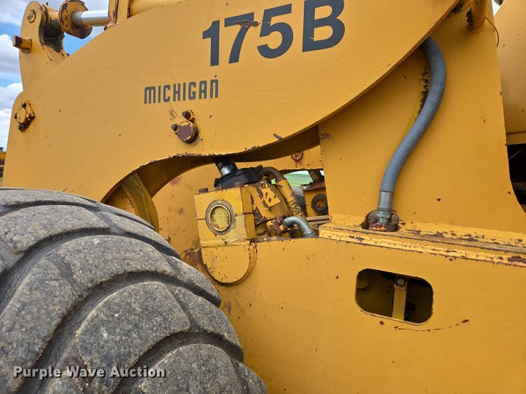 image for item ER1697 1973 Clark Michigan 175B wheel loader
