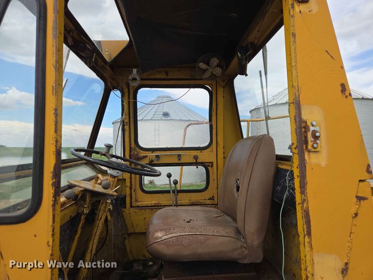 image for item ER1697 1973 Clark Michigan 175B wheel loader