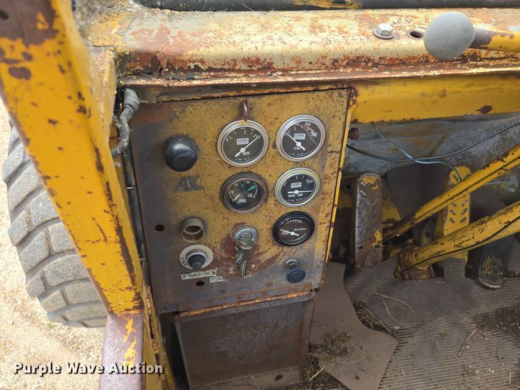 image for item ER1697 1973 Clark Michigan 175B wheel loader