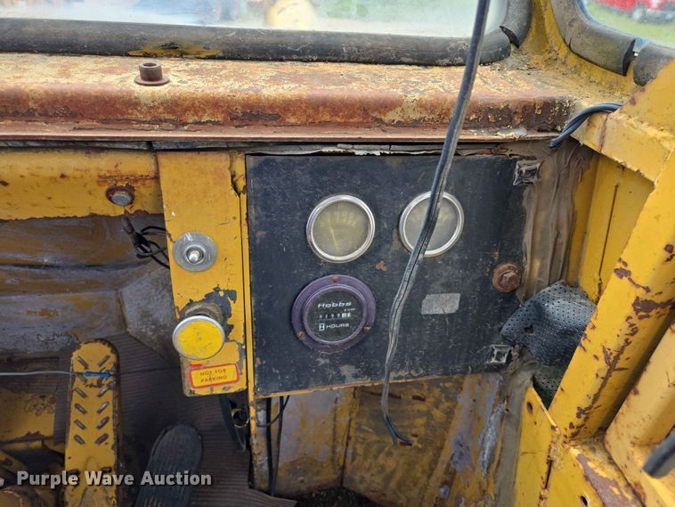image for item ER1697 1973 Clark Michigan 175B wheel loader