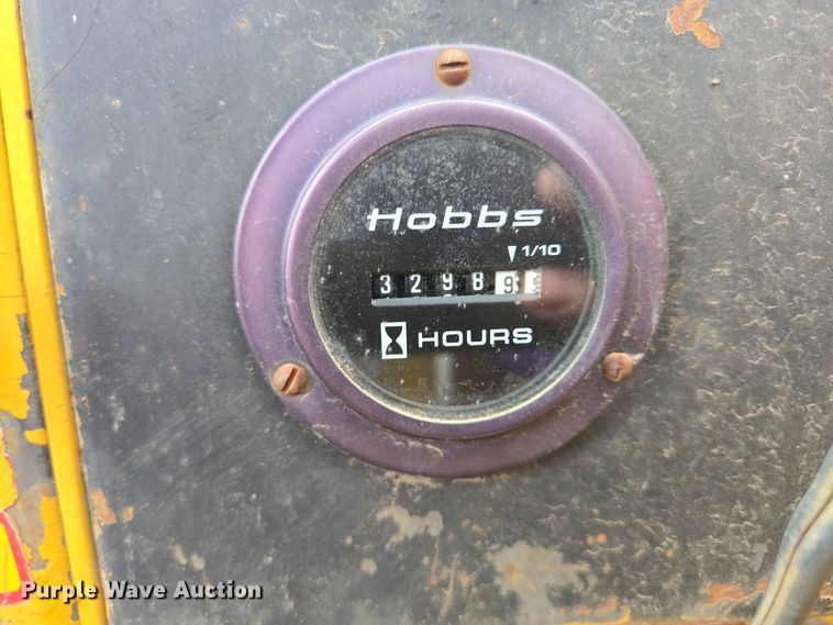 image for item ER1697 1973 Clark Michigan 175B wheel loader