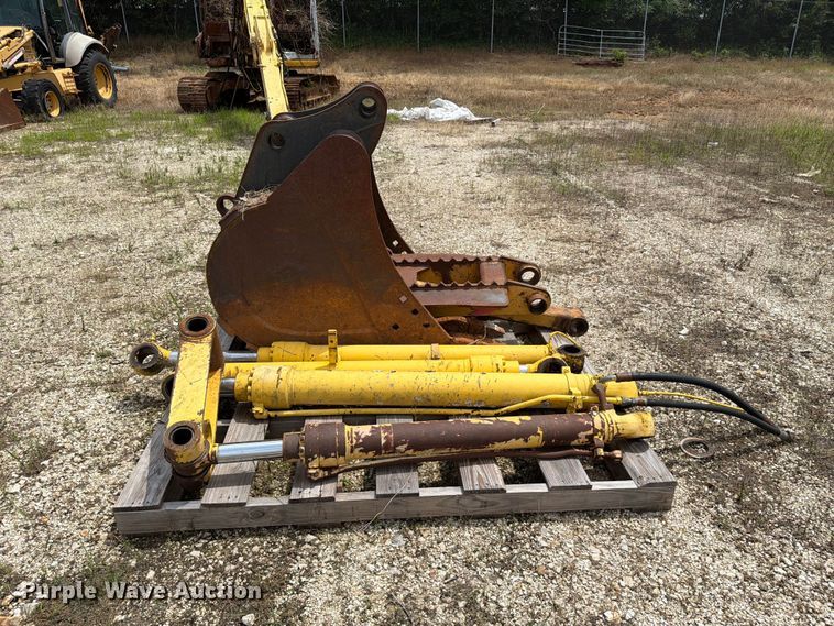 image for item ER3007 Kobelco SK115SRDZ-1E excavator