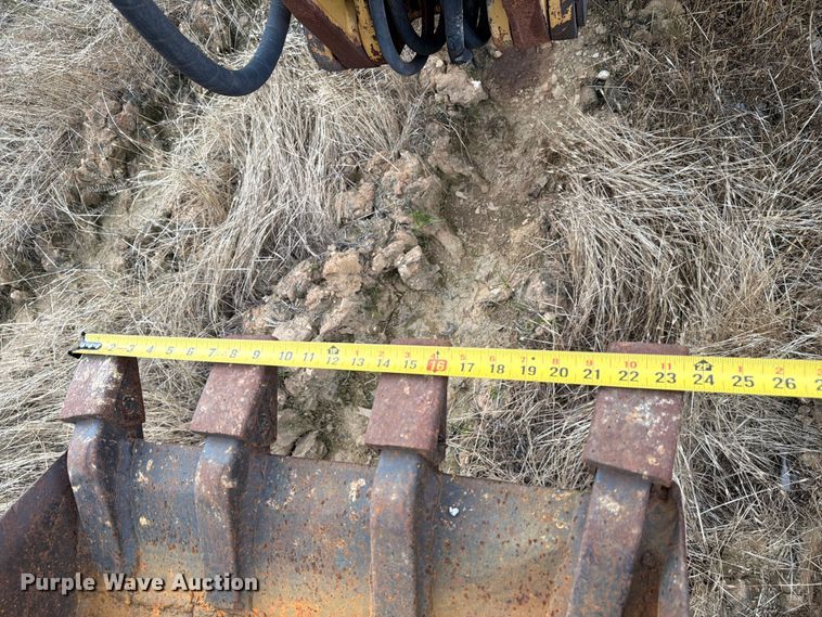 image for item ER3008 1997 New Holland 655E backhoe
