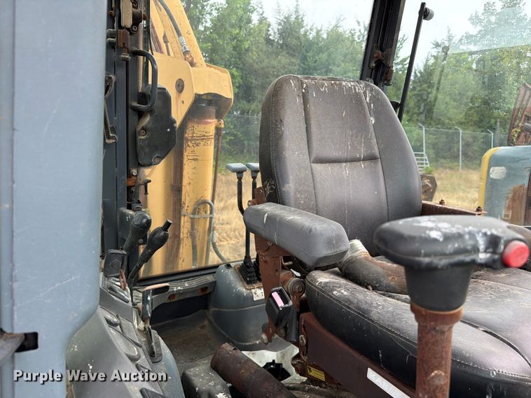 image for item ER3008 1997 New Holland 655E backhoe