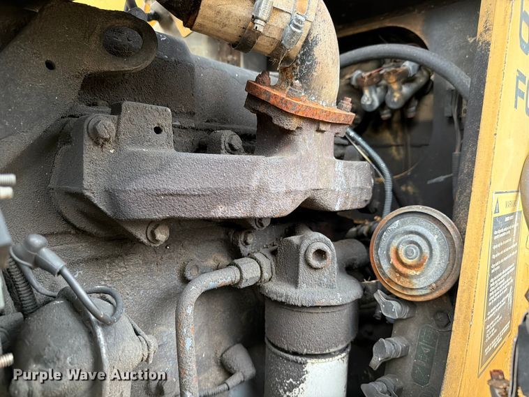 image for item ER3008 1997 New Holland 655E backhoe