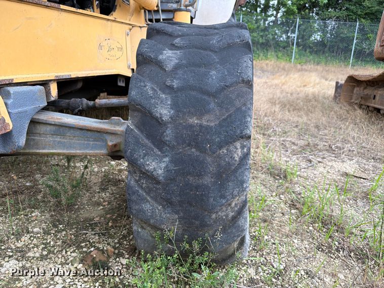 image for item ER3008 1997 New Holland 655E backhoe