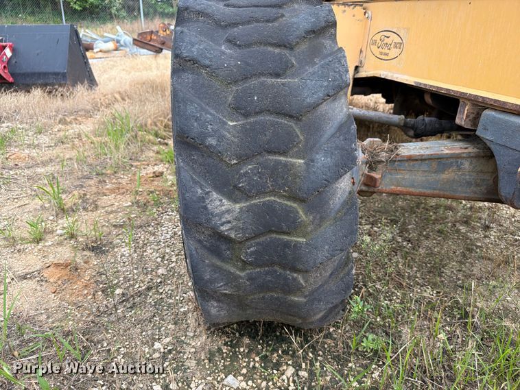 image for item ER3008 1997 New Holland 655E backhoe
