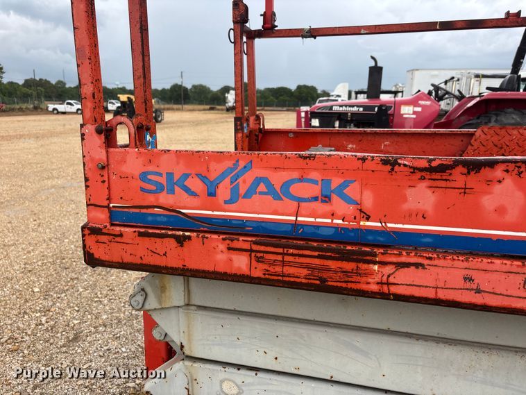image for item ER3010 Skyjack SJIII 4626 scissor lift
