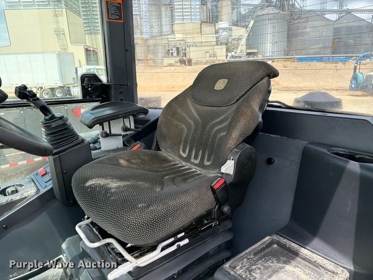 image for item ER3023 2024 John Deere 344P wheel loader