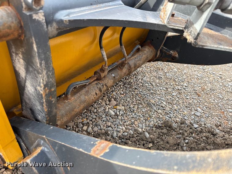 image for item ER3025 2024 John Deere 324P wheel loader