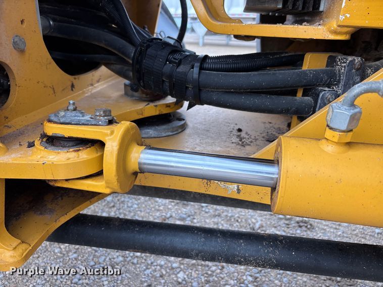 image for item ER3025 2024 John Deere 324P wheel loader