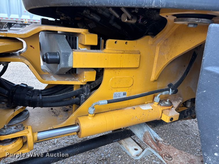 image for item ER3025 2024 John Deere 324P wheel loader