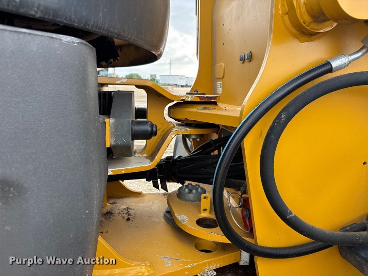 image for item ER3025 2024 John Deere 324P wheel loader
