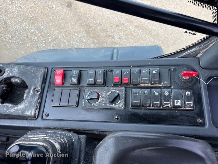 image for item ER3025 2024 John Deere 324P wheel loader