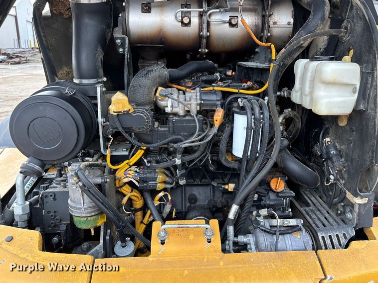 image for item ER3025 2024 John Deere 324P wheel loader