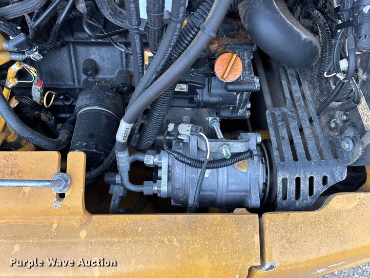 image for item ER3025 2024 John Deere 324P wheel loader