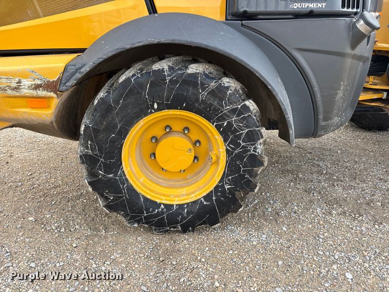 image for item ER3025 2024 John Deere 324P wheel loader