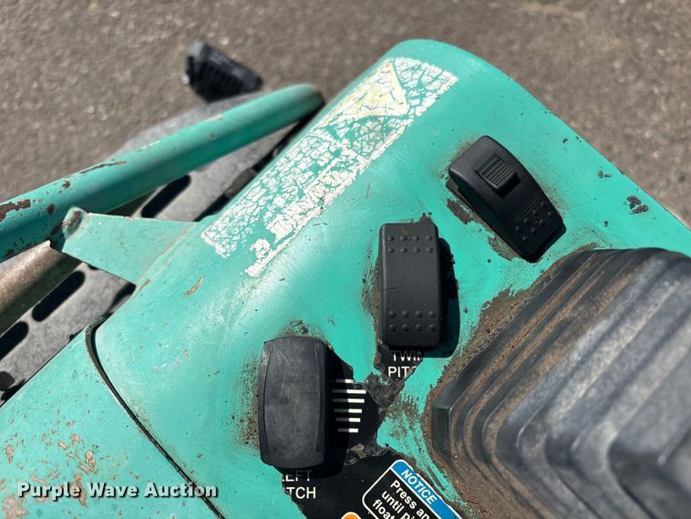 image for item ER7618 2013 Multiquip HTXD6I power trowel