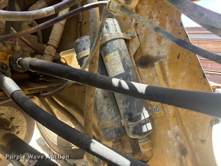 image for item ER7647 2019 Caterpillar 966M wheel loader
