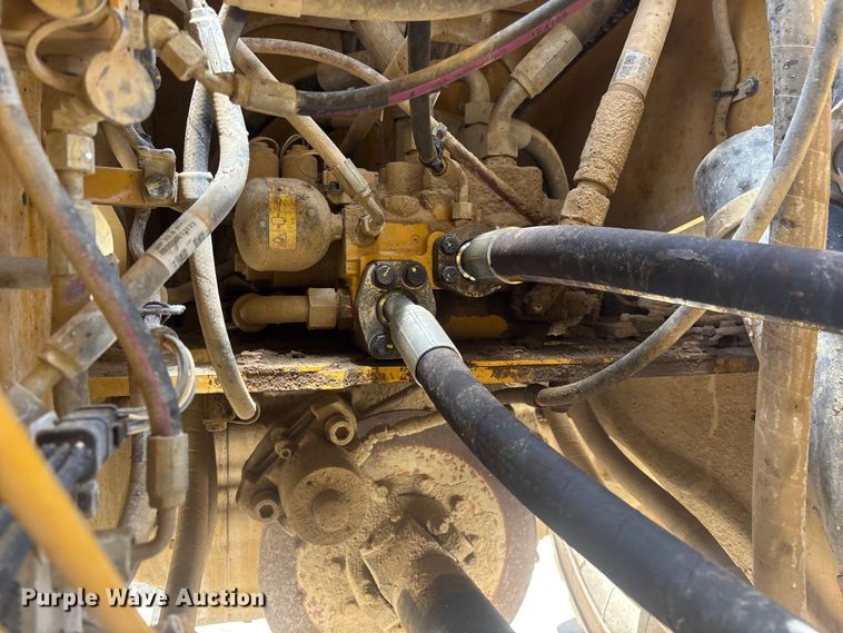 image for item ER7647 2019 Caterpillar 966M wheel loader