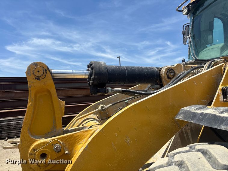 image for item ER7647 2019 Caterpillar 966M wheel loader