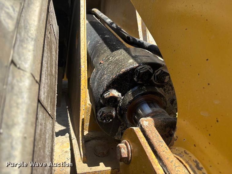 image for item ER7647 2019 Caterpillar 966M wheel loader