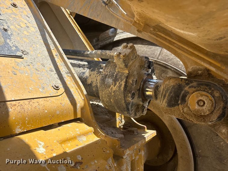 image for item ER7647 2019 Caterpillar 966M wheel loader