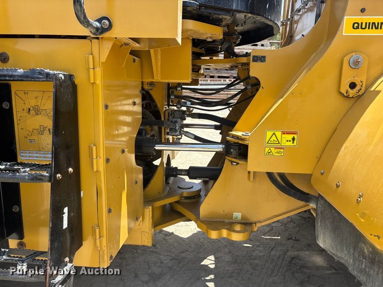 image for item ER7647 2019 Caterpillar 966M wheel loader
