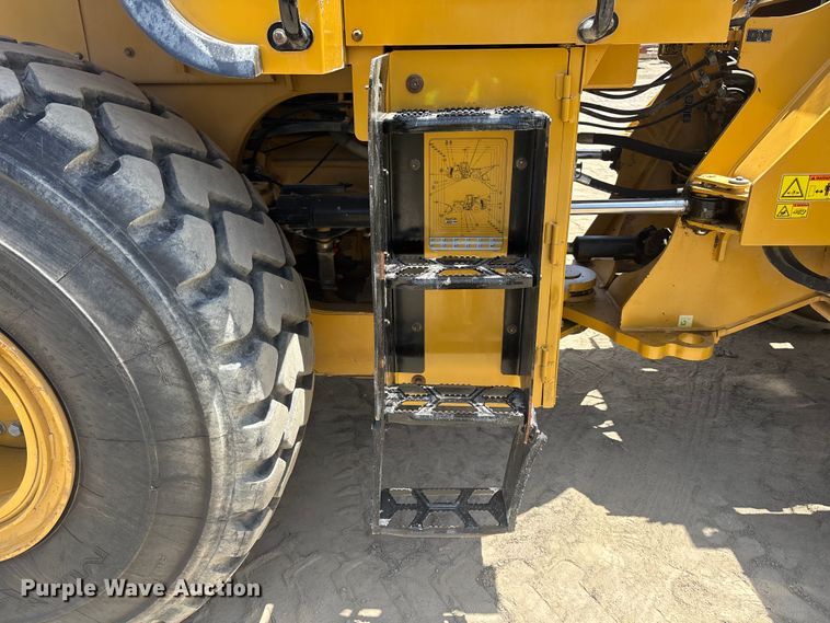 image for item ER7647 2019 Caterpillar 966M wheel loader
