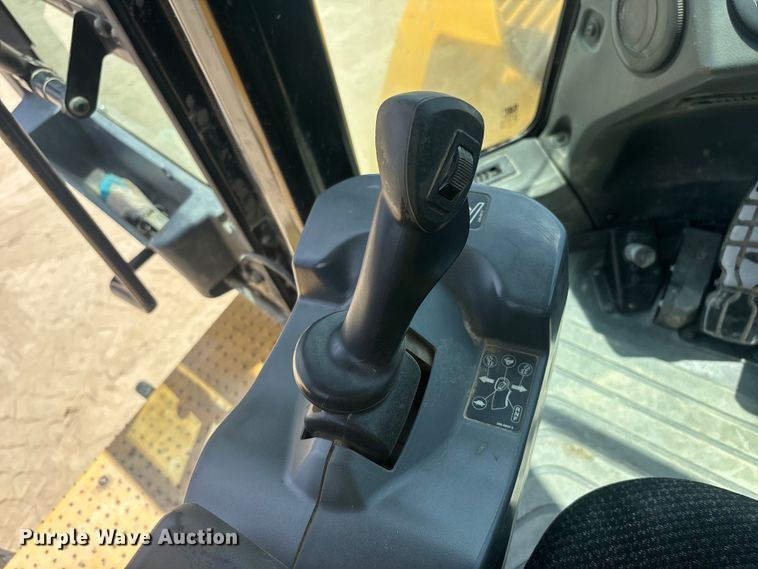 image for item ER7647 2019 Caterpillar 966M wheel loader