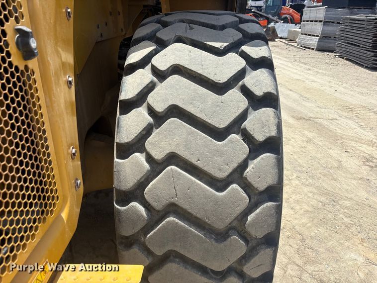 image for item ER7647 2019 Caterpillar 966M wheel loader