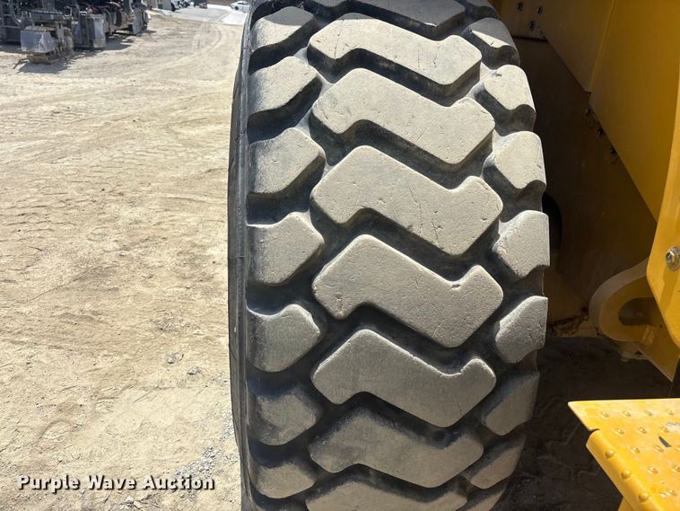 image for item ER7647 2019 Caterpillar 966M wheel loader