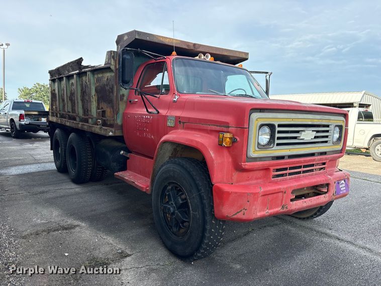 image for item ET2123 1974 Chevrolet C65 dump truck