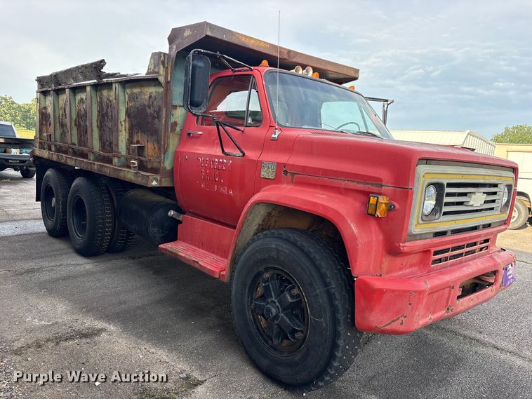 image for item ET2123 1974 Chevrolet C65 dump truck
