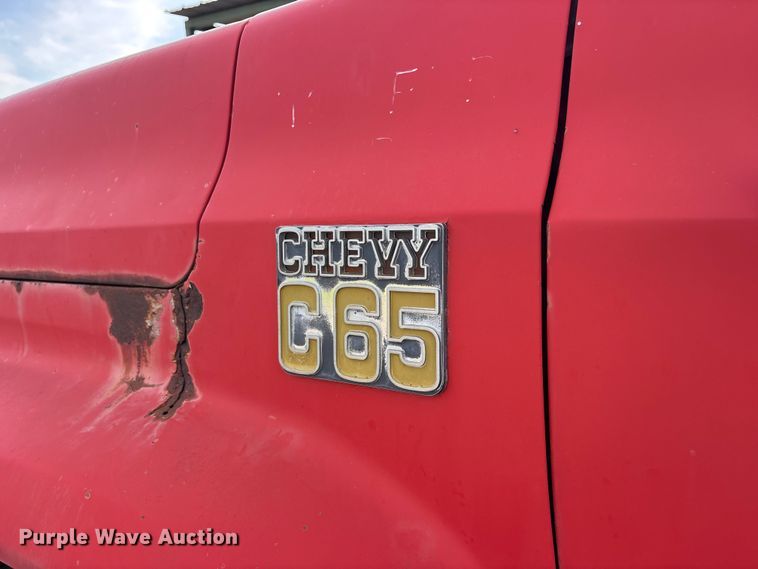 image for item ET2123 1974 Chevrolet C65 dump truck